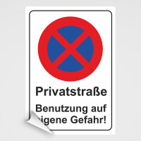 Verbotsschild - Privatstra&szlig;e Benutzung auf eigene Gefahr!